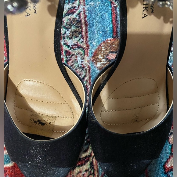 Heels - Picture 3 of 6